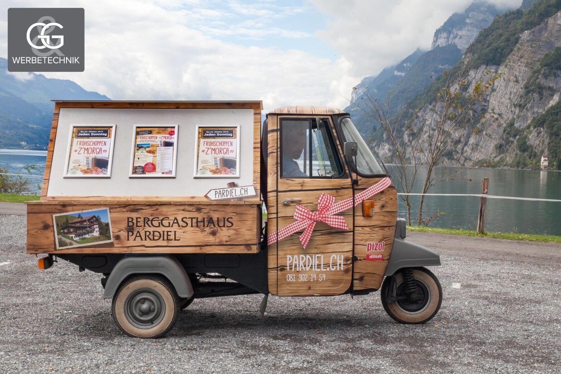 Piaggio Ape im Holz-Design – Digitaldruck von G&G Werbetechnik
